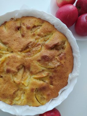 Tarçınlı elmalı tart.