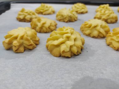 Ev yapımı çikolatalı ve fındıklı kurabiye.