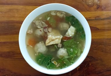 Tayland yemeği, Tayland eriştesi çorbası, çorba