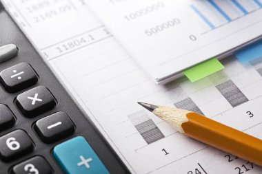 Hesap dökümanı, kalem ve hesap çizelgesi. Bankacılık, mali rapor ve mali denetim kavramı.