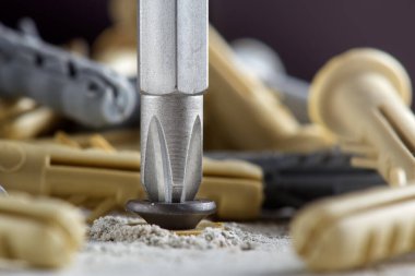 tornavida beton bir arka planda vida ve panel