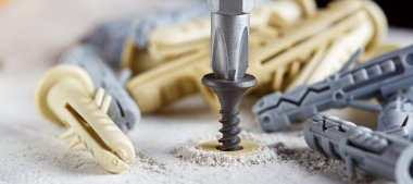 tornavida beton bir arka planda vida ve panel