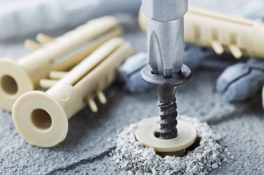 tornavida beton bir arka planda vida ve panel