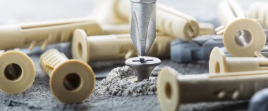 tornavida beton bir arka planda vida ve panel