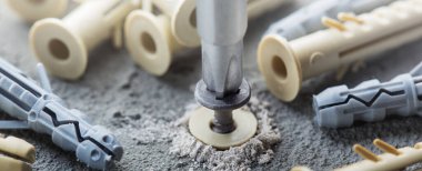 tornavida beton bir arka planda vida ve panel