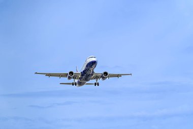 Barselona, İspanya; 10 Nisan 2023: Airbus A320 British Airways şirketinin uçağı, Josep Tarradellas Barselona-El Prat havaalanına indi.