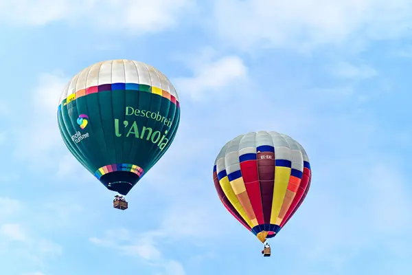 Igualada, Barselona, 7 Temmuz 2023. 27. Avrupa Balon Festivali. Sıcak hava balonlarının konsantrasyonu.