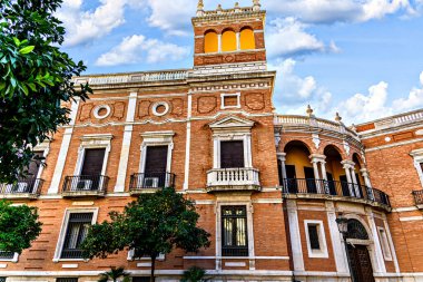 Valensiya Başpiskoposunun eski kasabasındaki sarayı cephesi.