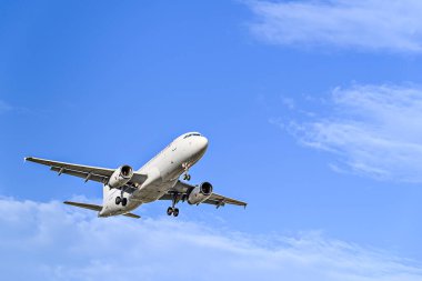 Barselona, İspanya; 16 Temmuz 2023: Eurowings şirketinin Airbus A320 uçağı, Josep Tarradellas Barselona-El Prat havaalanına indi.