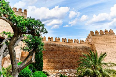 İspanya, Almerya 'daki La Alcazaba' nın güzel anıtsal kompleksinin manzarası