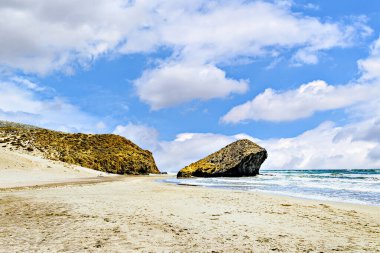 Cabo de Gata 'daki Monsul plajının güzel manzarası, Nijar belediyesi, Almerya