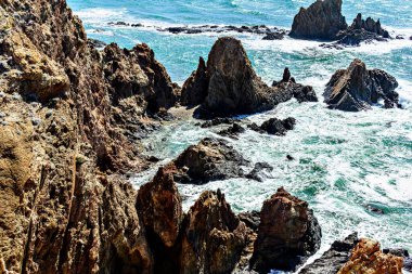 Cabo de Gata-Njar, Almeria, İspanya 'daki Denizkızı Resifi manzarası