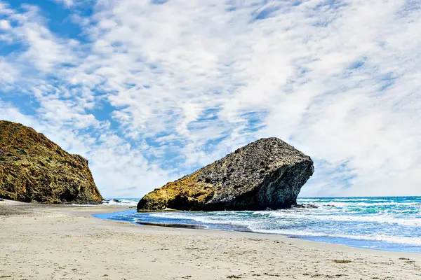 Cabo de Gata 'daki Monsul plajının güzel manzarası, Nijar belediyesi, Almerya