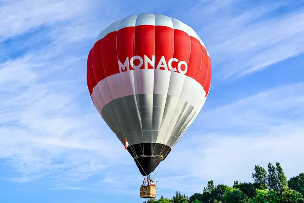 Stock image Igualada, Barcelona, July 6, 2023. 27th European Balloon Festival. Concentration of hot air balloons.