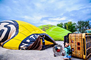 Igualada, Barselona, İspanya; 14 Temmuz 2024. 28. Avrupa Balon Festivali Igualada 'da. Sıcak hava balonlarının konsantrasyonu.