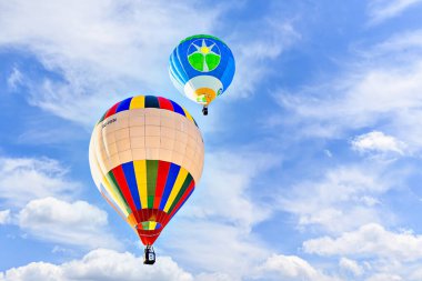 Igualada, Barselona, İspanya; 14 Temmuz 2024. 28. Avrupa Balon Festivali Igualada 'da. Sıcak hava balonlarının konsantrasyonu.