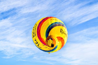 Igualada, Barselona, İspanya; 14 Temmuz 2024. 28. Avrupa Balon Festivali Igualada 'da. Sıcak hava balonlarının konsantrasyonu.