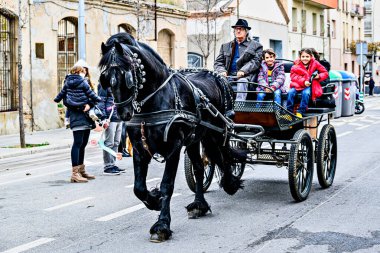 Igualada, Barselona, İspanya; 19 Ocak 2025: İgualada 'nın Üç Mezarı Festivali. Antik Igualada Traginers loncasının 203. yıldönümünde şehir sokaklarında turlar.. 
