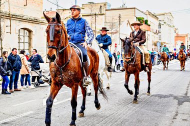 Igualada, Barselona, İspanya; 19 Ocak 2025: İgualada 'nın Üç Mezarı Festivali. Antik Igualada Traginers loncasının 203. yıldönümünde şehir sokaklarında turlar.. 