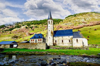 Montgarri Sığınağı, Lerida Pireneleri, Katalonya, İspanya 'da Alto Aran belediyesinde yer almaktadır.