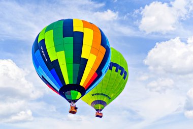 Igualada, Barselona, İspanya; 14 Temmuz 2024. 28. Avrupa Balon Festivali Igualada 'da. Sıcak hava balonlarının konsantrasyonu.