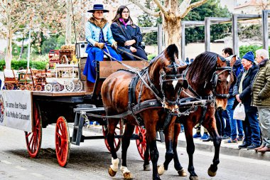 Igualada, Barselona, İspanya; 19 Ocak 2025: İgualada 'nın Üç Mezarı Festivali. Antik Igualada Traginers loncasının 203. yıldönümünde şehir sokaklarında turlar.
