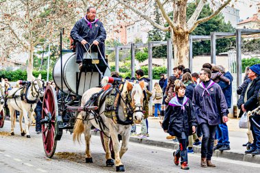 Igualada, Barselona, İspanya; 19 Ocak 2025: İgualada 'nın Üç Mezarı Festivali. Antik Igualada Traginers loncasının 203. yıldönümünde şehir sokaklarında turlar.