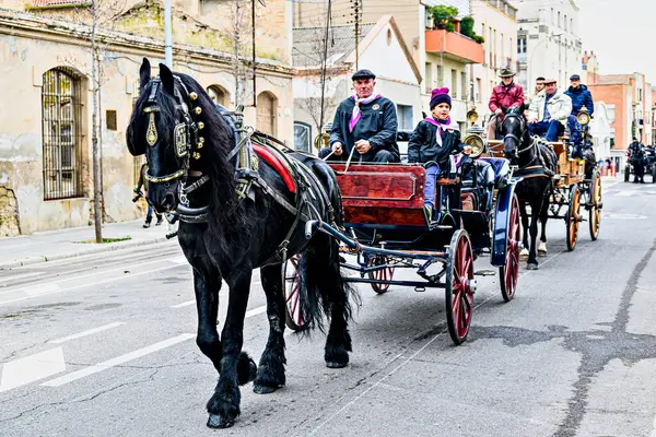 Igualada, Barselona, İspanya; 19 Ocak 2025: Igualada Üç Mezar Festivali. Antik Igualada Traginers loncasının 203. yıldönümünde şehir sokaklarında turlar.