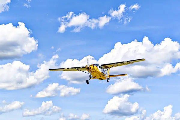 Barselona, İspanya; 30 Mart 2025: Cessna 208B Grand Caravan - Barcelona-El Prat 'taki Josep Tarradellas Havalimanı' nda Katalonya Haritalama Enstitüsü.