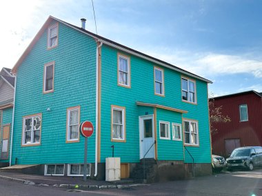 Saint-Pierre, Saint-Pierre ve Miquelon (Saint-Pierre-et-Miquelon) adaları ve takımadalarıdır. Kuzey Amerika 'daki Fransız adası.
