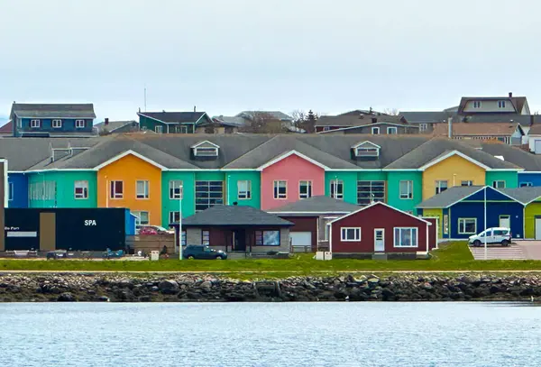 Saint-Pierre, Saint-Pierre ve Miquelon (Saint-Pierre-et-Miquelon) adalarından biridir. Kuzey Amerika 'daki Fransız adası.