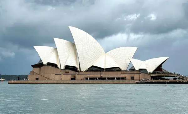 Iconic Sydney Skyline, Opera Binası ve Liman Köprüsü, Avustralya