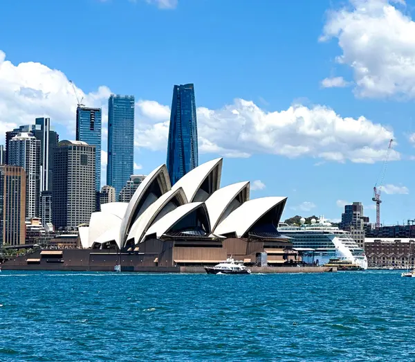 Iconic Sydney Skyline, Opera Binası ve Liman Köprüsü, Avustralya