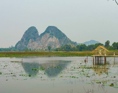 Kamboçya 'daki Kamboçya' nın görkemli mağaraları ve Kamboçya Dağları. Kampong Trach, Kamboçya 'daki büyüleyici kireçtaşı dağlarının büyüleyici mağaraları çevrelediği büyüleyici doğal güzelliği keşfedin.