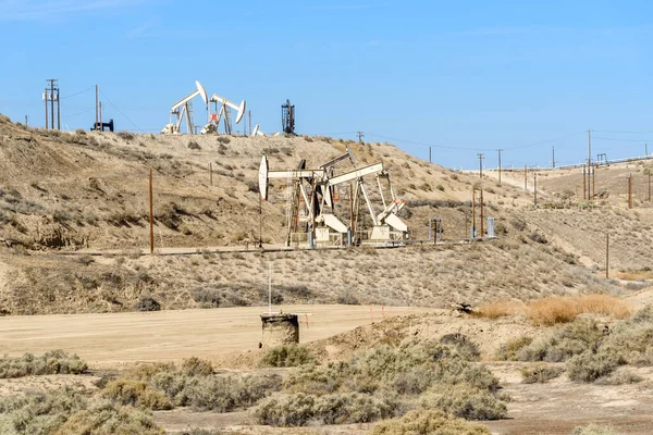 Dynie Polu Naftowym Pogodny Jesienny Dzień Bakersfield Usa — Zdjęcie stockowe