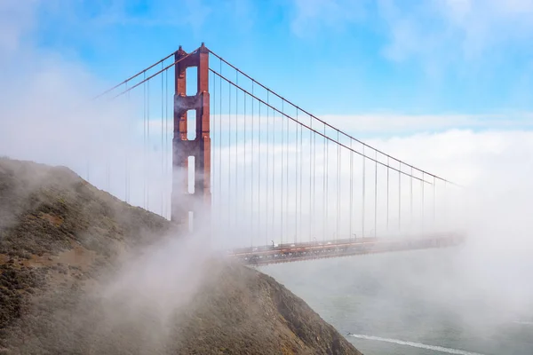 Golden Gate Bridge Shrouded Morning Fog Autumn San Francisco Usa — Stock Photo, Image