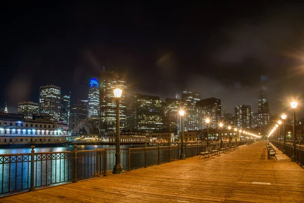 San Francisco Finans Bölgesinin Rıhtımdan Gece Görüşü Kaliforniya Abd — Stok fotoğraf