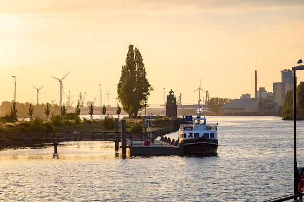 River Harbour Sunset Summer Lighthouse Industrial Plants Wind Turbines Visible — Stock Photo, Image