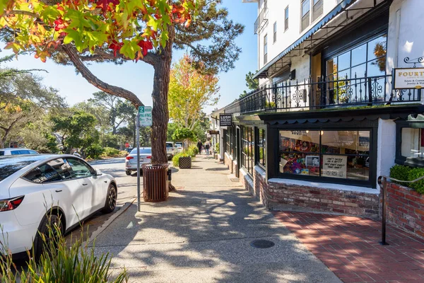 Carmel Ses October 2022 People Strolling Ocean Avenue Sunny Afternoon — Stock Photo, Image