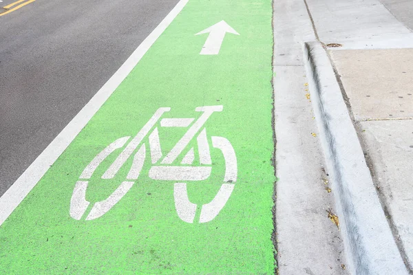 Empty Green Coloured Bicycle Lane Runnig Street Downtown District Chicago — Stock Photo, Image