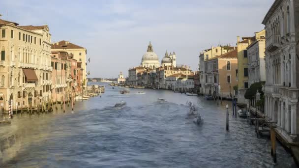Boot Verkeer Het Canal Grande Venetië Bij Zonsondergang Herfst Time — Stockvideo