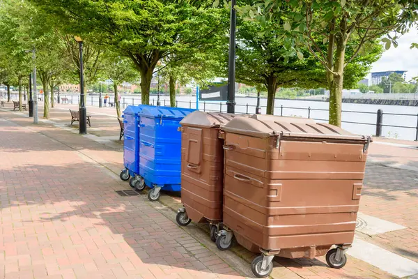 Recycling Bins Tree Lined Harbourside Footpath Sunny Summer Day Manchester — Stock Photo, Image