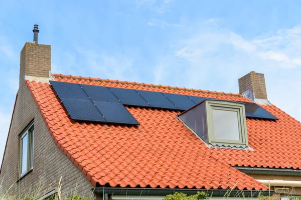 Paneles Solares Techo Una Casa Bajo Consumo Energético Zandvoort Países — Foto de Stock