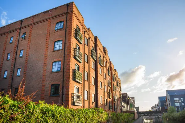 Low Angle View Brick Apartment Building Alog Canal Sunset Chester — Stock Photo, Image