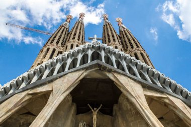 Barselona, İspanya 'nın ünlü katedrali, Gaudi tarafından tasarlandı.