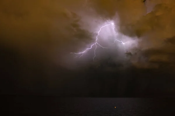 Blitz Dunklen Himmel — Stockfoto