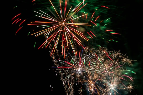 Gökyüzünde havai fişekler