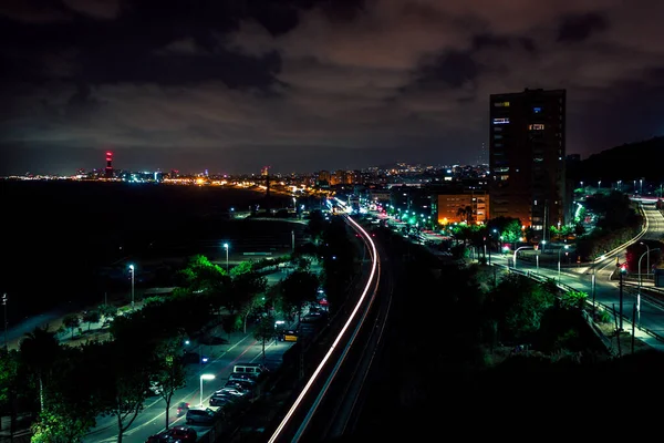 Νυχτερινή Πόλη Κτίρια Σπίτια Και Αυτοκίνητα — Φωτογραφία Αρχείου