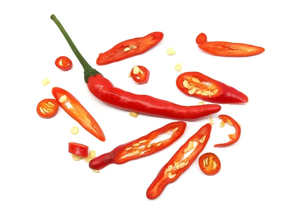 Červené Chilli Nebo Chilli Papričky Jsou Řezány Izolované Bílém Pozadí — Stock fotografie