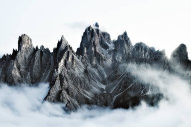 Dolomitler, İtalya 'da kışın güzel dağ zirveleri